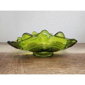 Avocado Green Viking Glass Double Crimped Bon Bon 7.5" #1509 Bowl 16 Point Dish